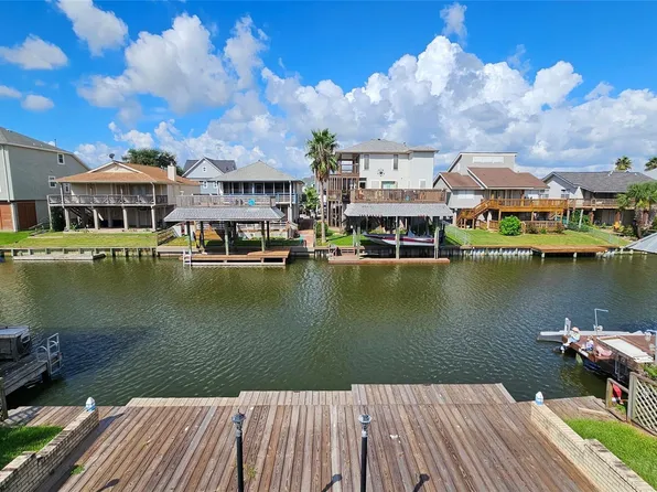 7 N Skimmer St, La Marque, TX 77568
