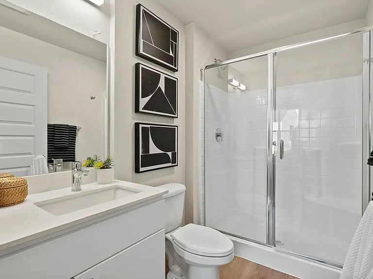Spacious Bathroom