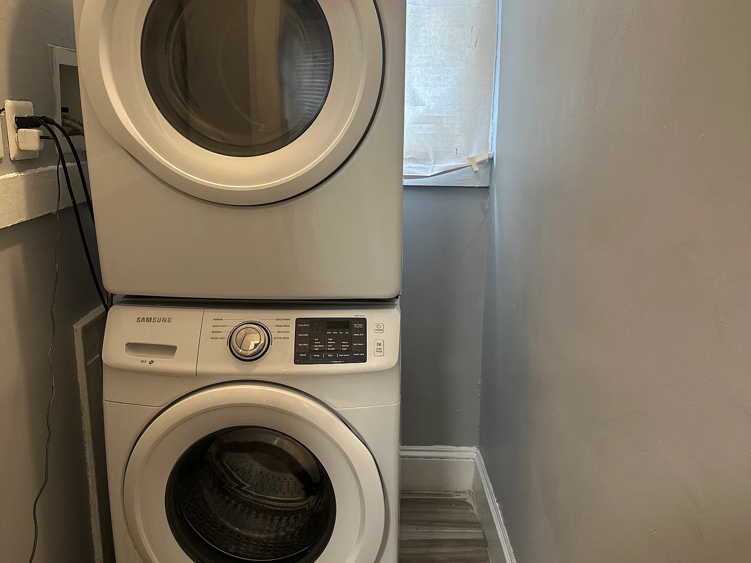 68 Wolf Pl — Photo 2