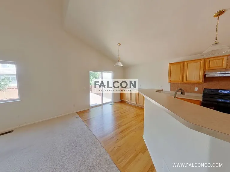6536 Graymont Dr — Photo 4