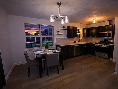 3 bed, 1200 sqft, $1,650 — Photo 2