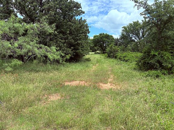 4th image of 1600 County Road 330