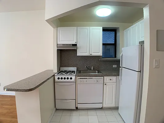 Rented by Corcoran | media 6