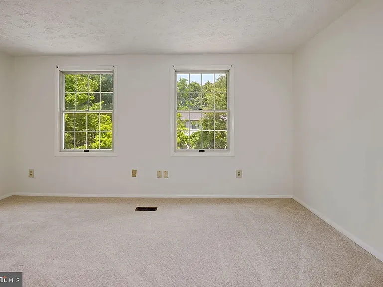 2853 Middleboro Dr — Photo 9