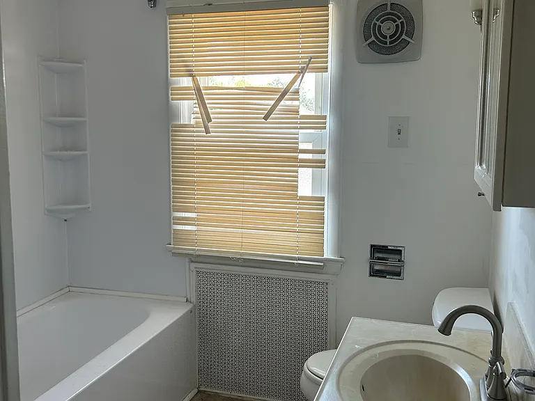 58 W Vaughn St #58 — Photo 1