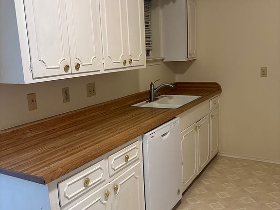 3rd image of 8526 Baltimore Dr APT 101