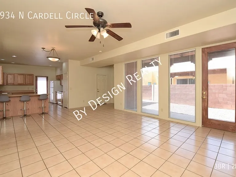2934 N Cardell Cir — Photo 4