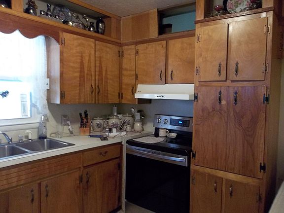 3rd image of 1110 S Garfield Ave