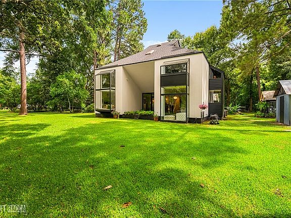 3rd image of 5706 Dyer Dr