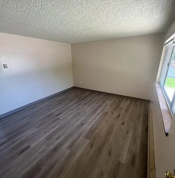 2608 E Denver Ave — Photo 2