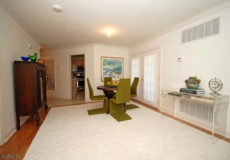 1 bed, 1.0 bath, $2,200 — Photo 4
