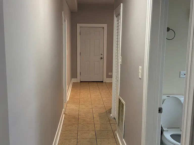 7225 S Champlain Ave — Photo 5