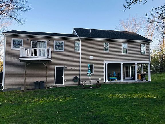2nd image of 225 W Union St