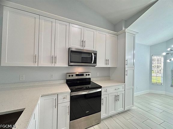 4th image of 12396 Kelly Sands Way