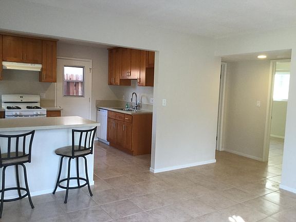 4th image of 8854 Hoffman St