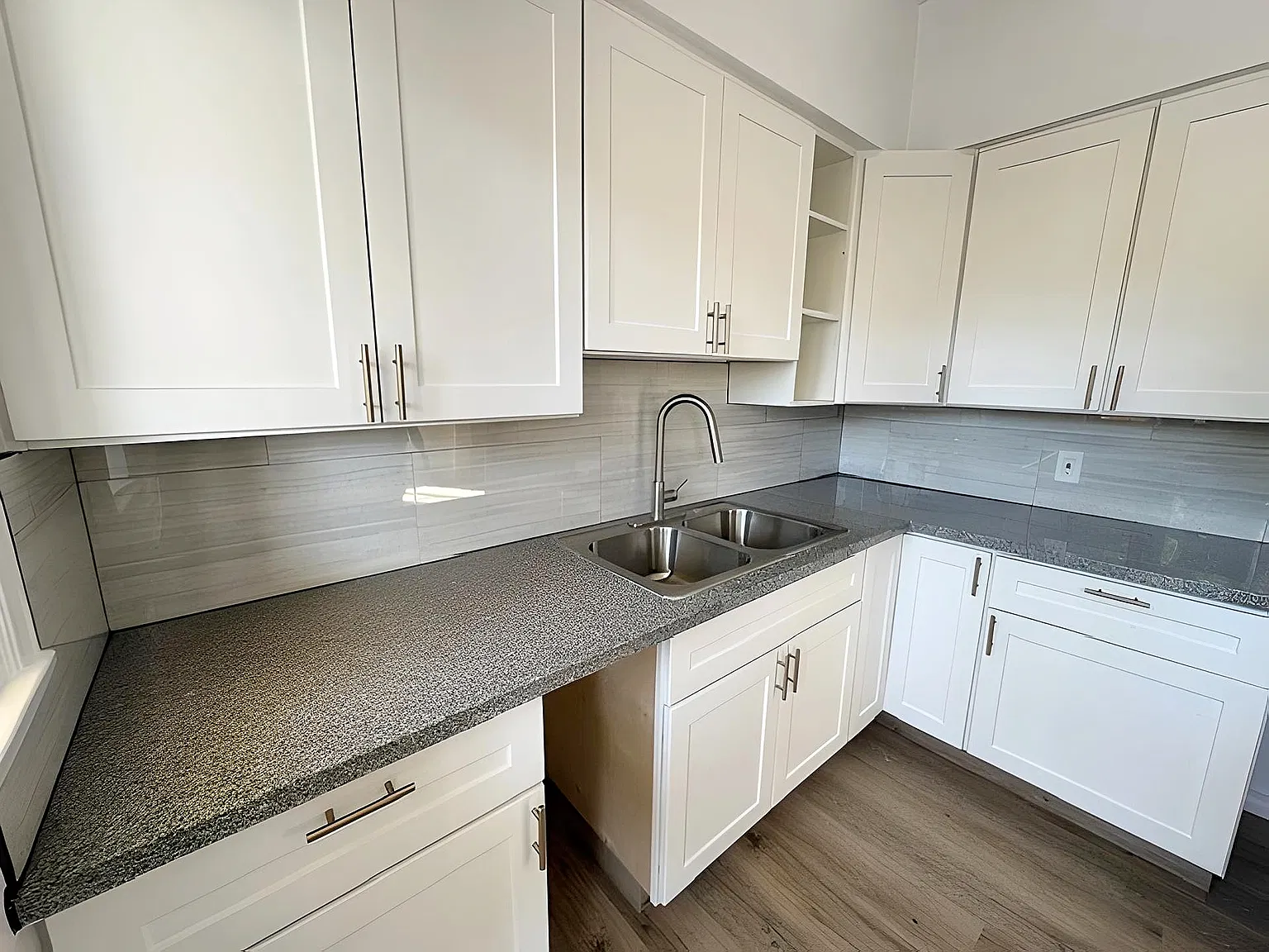 2 bed, 1200 sqft, $2,595 — Photo 3