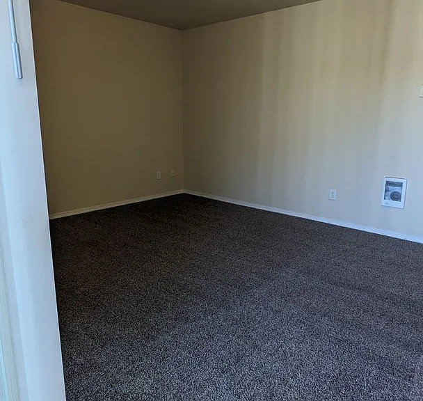 Wellesley Park Apartments — Photo 29