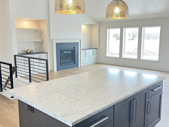 3rd image of 541 Behrendt Park Dr