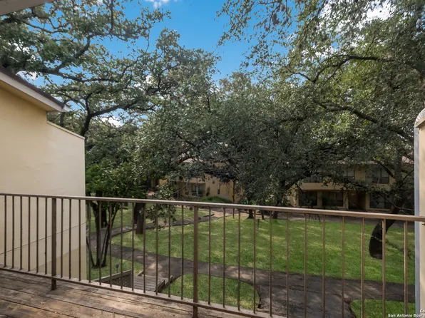 8642 Fredericksburg Rd #202, San Antonio, TX 78240