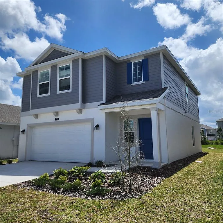 4 bed, 2.5 bath, 2370 sqft, $2,300 — Photo 4