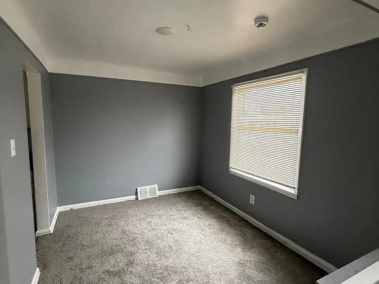 26741 Carlysle St — Photo 10