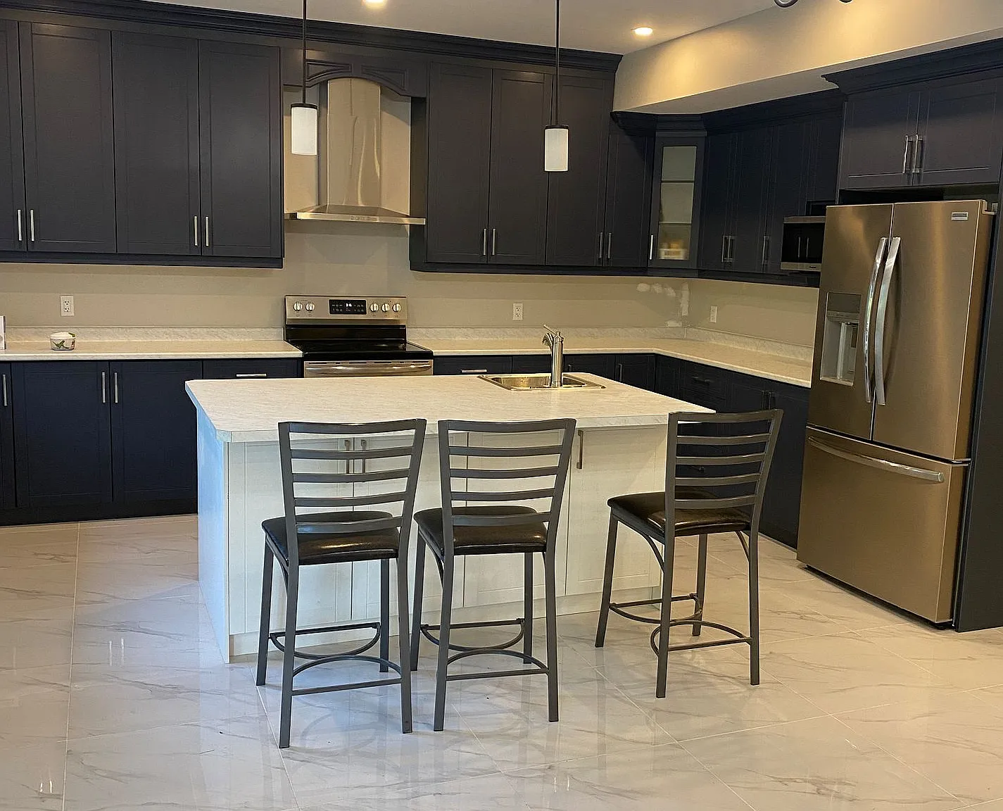 4 bed, $900 — Photo 3