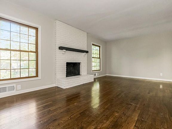 3rd image of 9859 Connell Dr