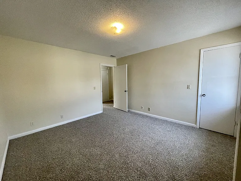 727 S Main St #73 — Photo 10