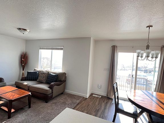 4th image of 3557 W Grassland Dr #5