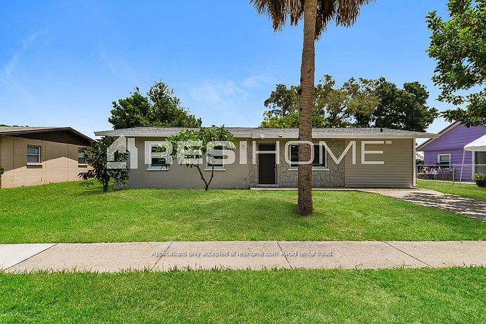 1st image of 2203 18th St E