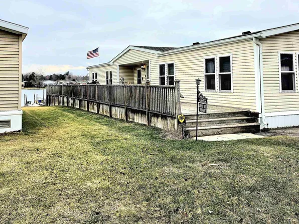 48585 Lakeview E, Shelby Township, MI 48317