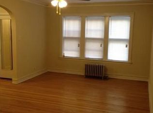 7516 N Hoyne Ave #2J, Chicago, IL 60645