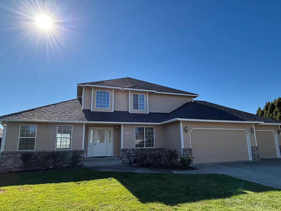 4812 Desert Plateau Dr
