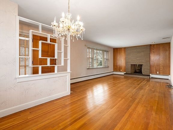 3rd image of 25 Margin St