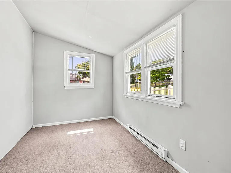121 Sharpless St — Photo 6