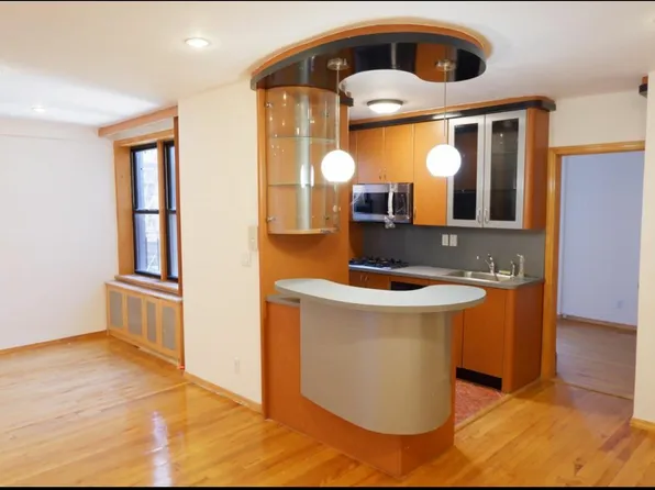 1213 Avenue Z image 1 of 18