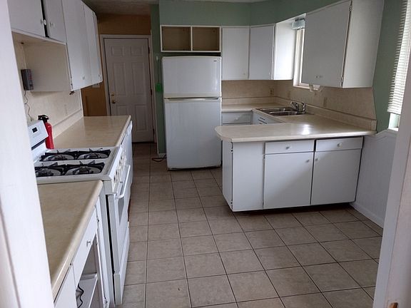 Kitchen/breakfast nook