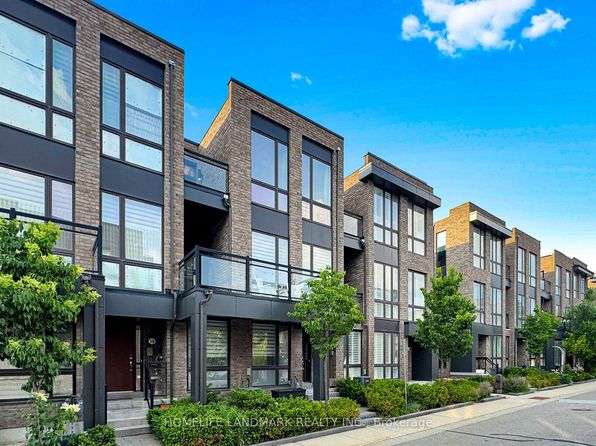 17 Thorncrest Dr, Vaughan, ON L4J 0K1