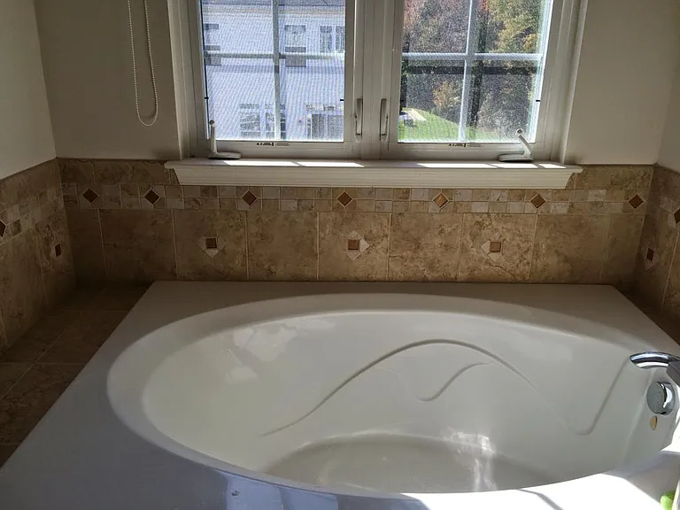 MasterBath - Bathtub