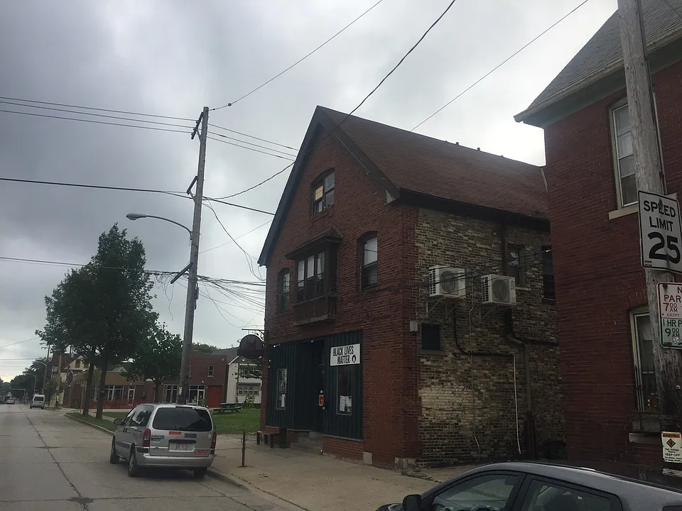 815 E Locust St