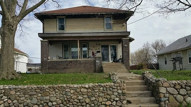 1300 E Washington St photo 1