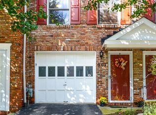 907 Timberidge Dr, Bethel Park, PA