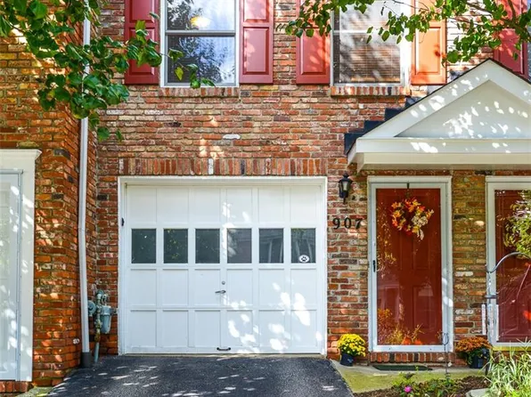 907 Timberidge Dr, Bethel Park, PA 15102