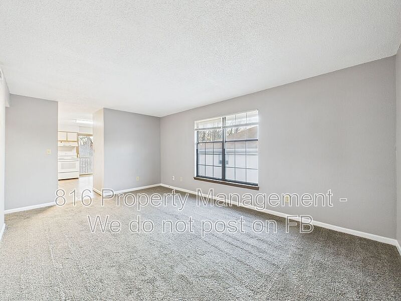1st image of 1020 NE Lindsay Ave Unit C