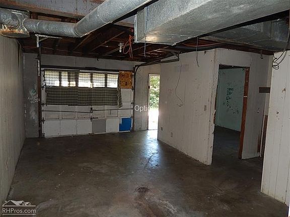 2nd image of 1415 W Waldo Ave