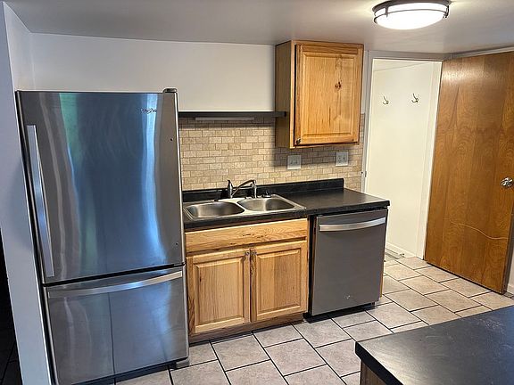 5th image of 308 W Wheaton Ave