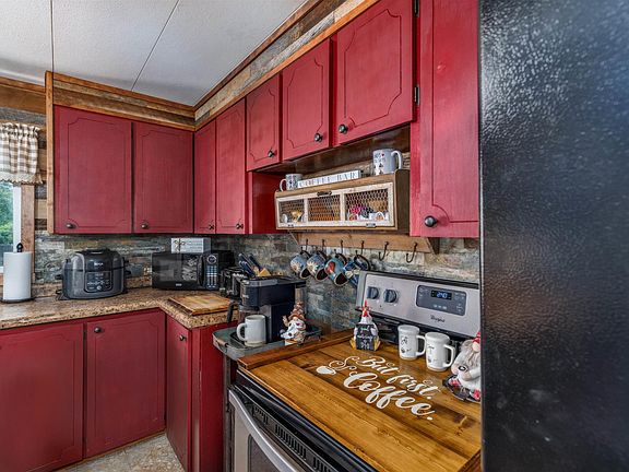 4th image of 50 Cypress Dr