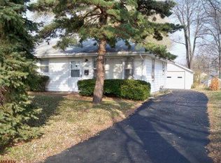 260 De Smet Dr, Florissant, MO