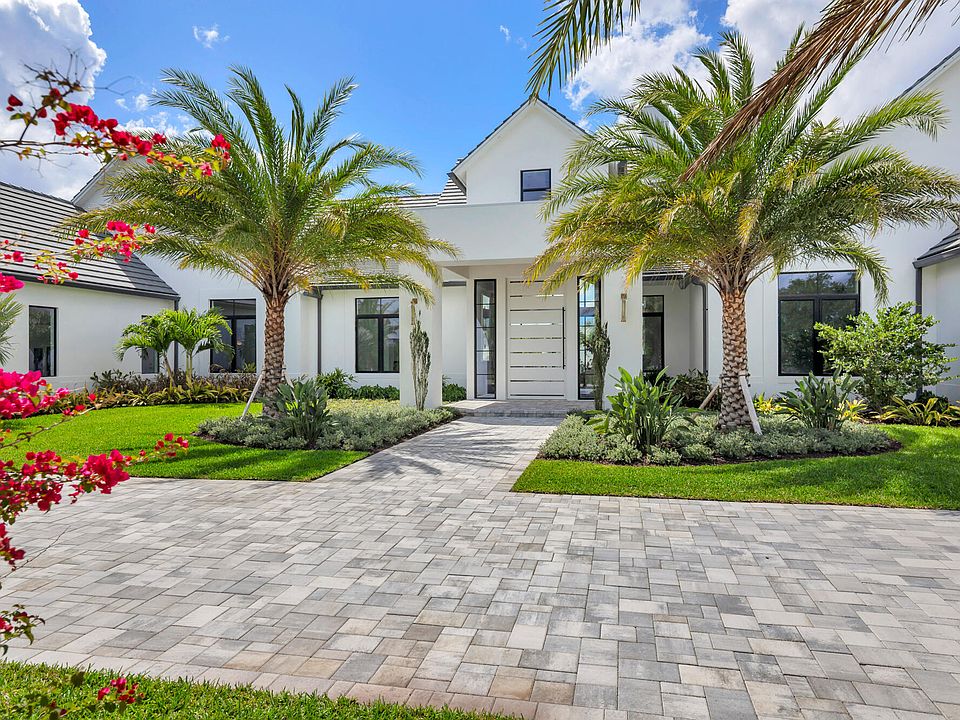 1st image of 2015 Lockheed Terrace