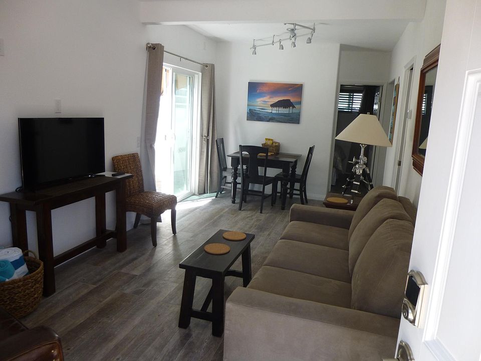 1st image of 6626 La Jolla Blvd